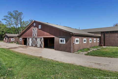 Tiny photo for 23 W County Line Road, Barrington Hills, IL 60010 (MLS # 12637923)