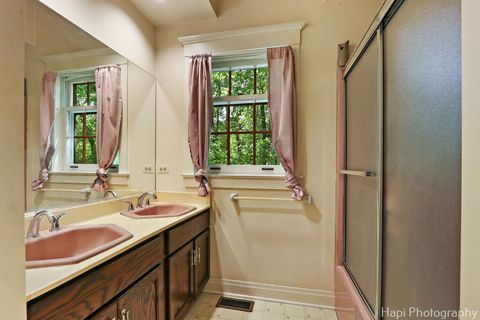 Tiny photo for 23 W County Line Road, Barrington Hills, IL 60010 (MLS # 12637923)