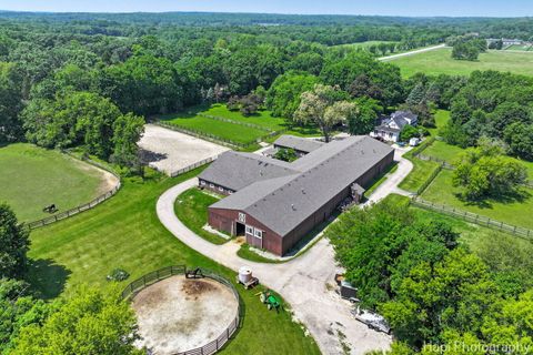 Tiny photo for 23 W County Line Road, Barrington Hills, IL 60010 (MLS # 12637923)