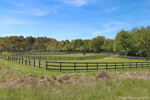Tiny photo for 23 W County Line Road, Barrington Hills, IL 60010 (MLS # 12637923)