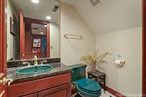 Tiny photo for 23 W County Line Road, Barrington Hills, IL 60010 (MLS # 12637923)