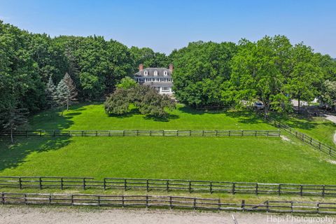 Tiny photo for 23 W County Line Road, Barrington Hills, IL 60010 (MLS # 12637923)