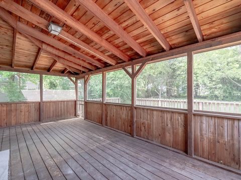 Tiny photo for 52 S Hawthorne Boulevard, Mundelein, IL 60060 (MLS # 12384499)