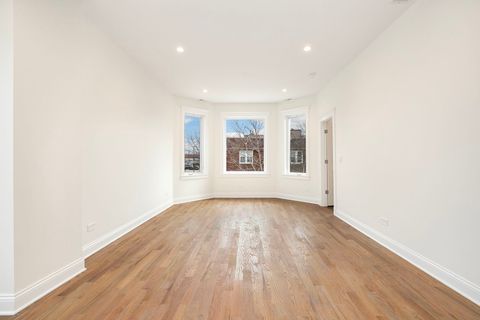 Tiny photo for 3354 N Whipple Street #2F, Chicago, IL 60618 (MLS # 12588984)