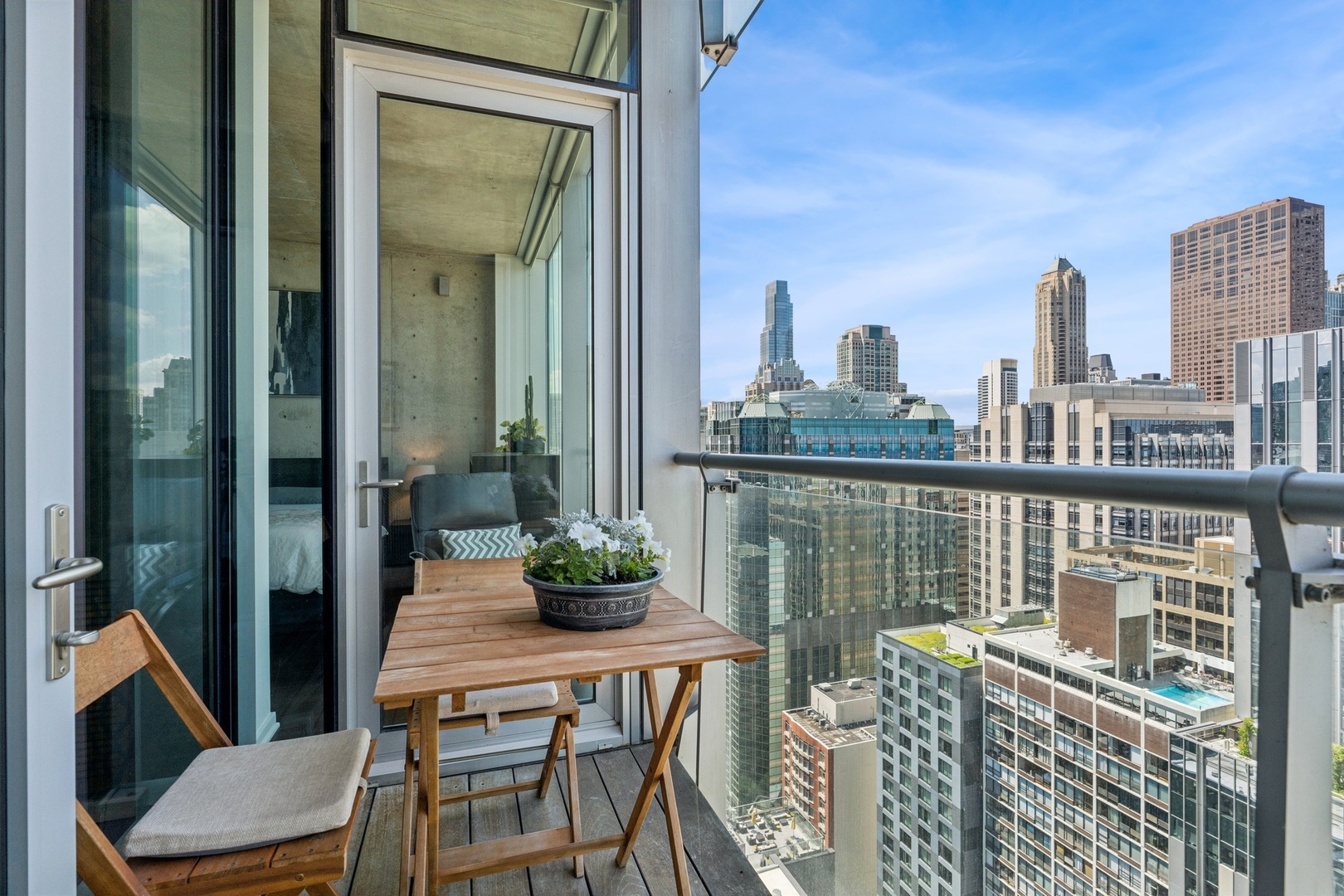 600 N FAIRBANKS Court 3304