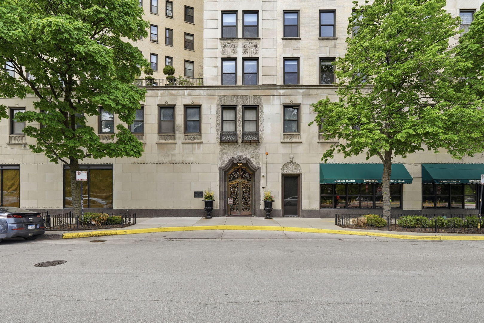 2000 N Lincoln Park W 1614