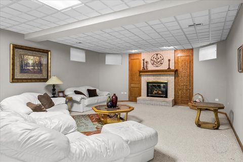 Tiny photo for 36 Oak Bluff Court, Naperville, IL 60565 (MLS # 12409293)