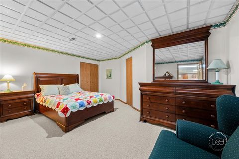 Tiny photo for 36 Oak Bluff Court, Naperville, IL 60565 (MLS # 12409293)