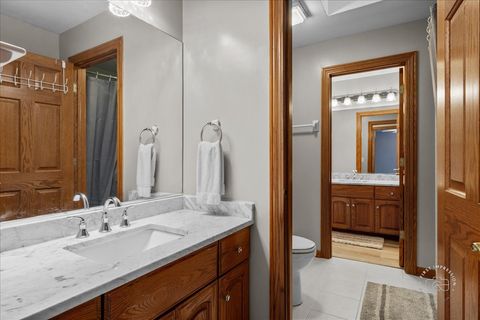 Tiny photo for 36 Oak Bluff Court, Naperville, IL 60565 (MLS # 12409293)