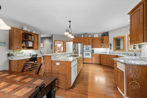 Tiny photo for 36 Oak Bluff Court, Naperville, IL 60565 (MLS # 12409293)