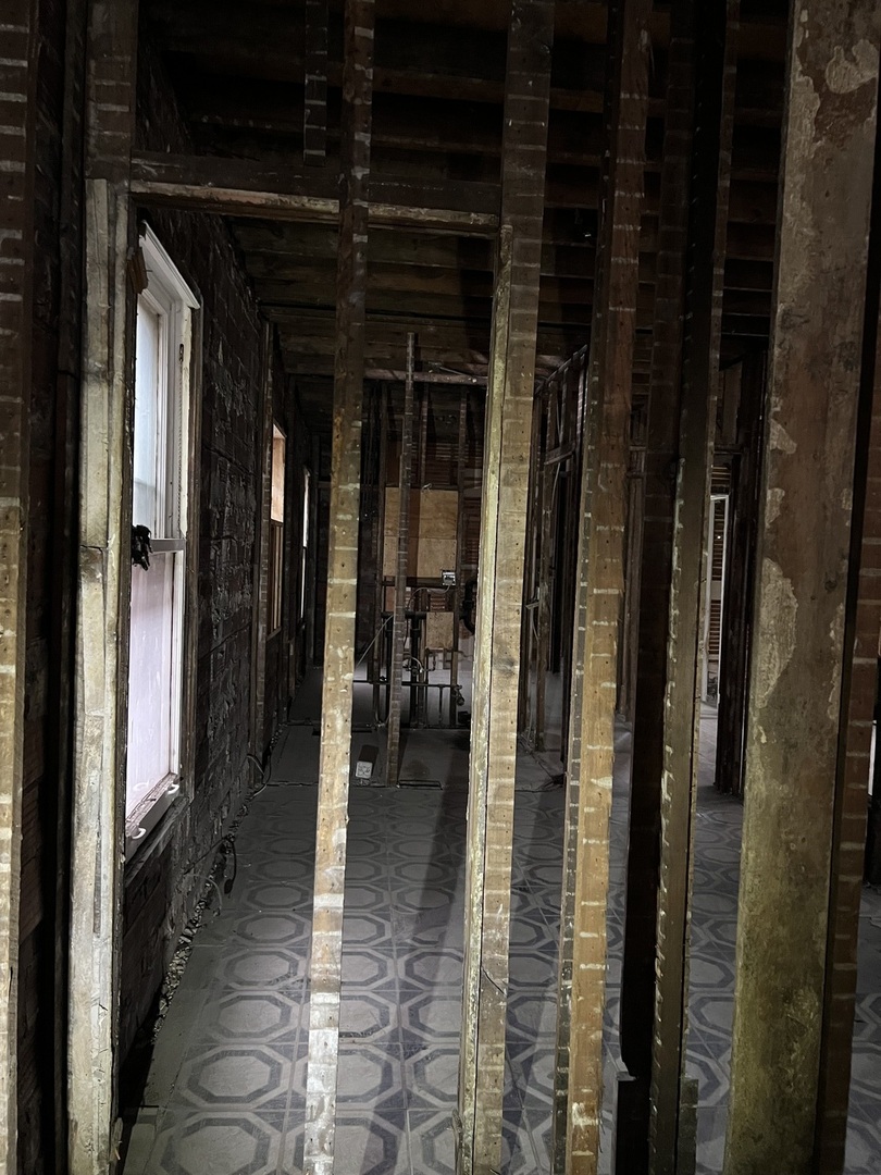 8005 S Ridgeland Avenue