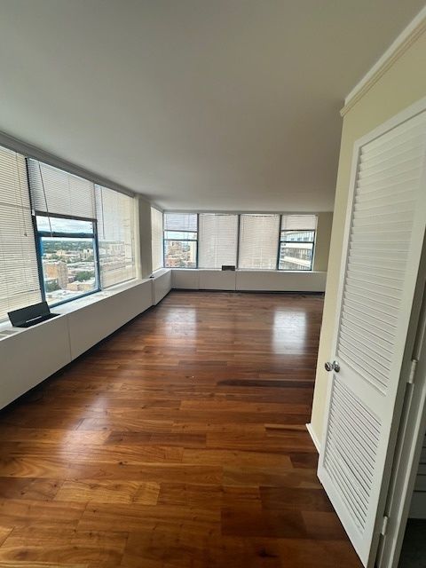 Tiny photo for 5757 N Sheridan Road #18J, Chicago, IL 60660 (MLS # 12478118)