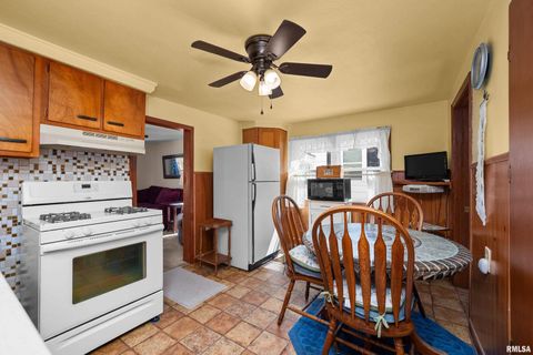 Tiny photo for 2375 31ST Street #A, Moline, IL 61265 (MLS # QC4267483)