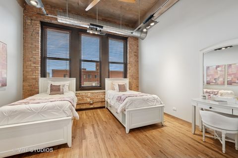 Tiny photo for 1327 W WASHINGTON Boulevard #5CD, Chicago, IL 60607 (MLS # 12511056)