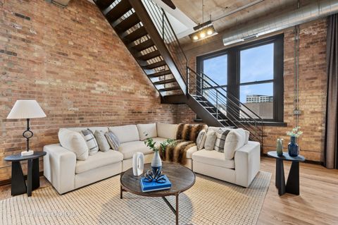 Tiny photo for 1327 W WASHINGTON Boulevard #5CD, Chicago, IL 60607 (MLS # 12511056)