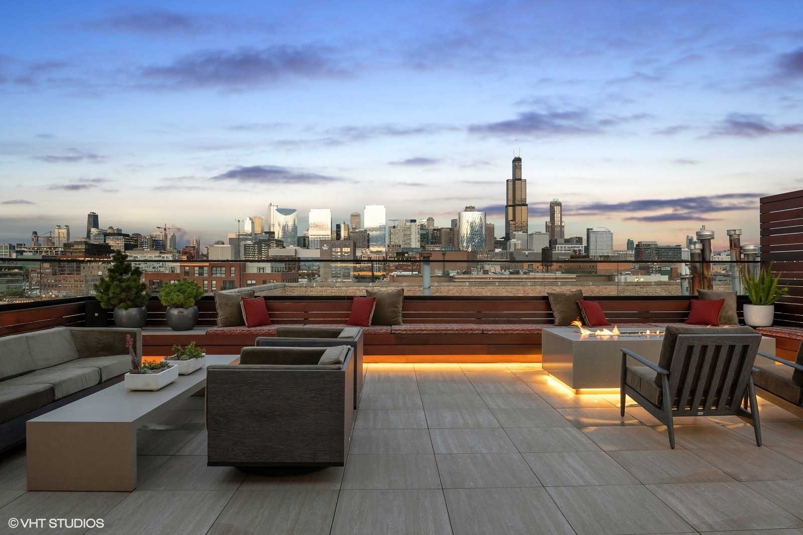 1327 W WASHINGTON Boulevard 5CD