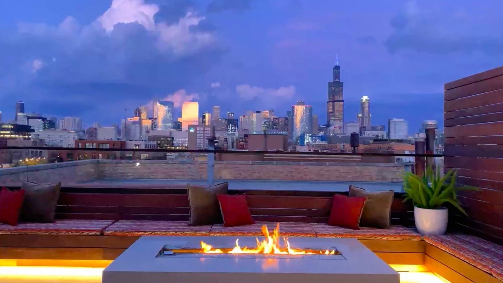 1327 W WASHINGTON Boulevard 5CD