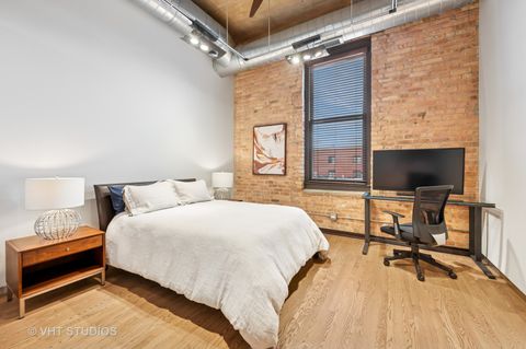 Tiny photo for 1327 W WASHINGTON Boulevard #5CD, Chicago, IL 60607 (MLS # 12511056)