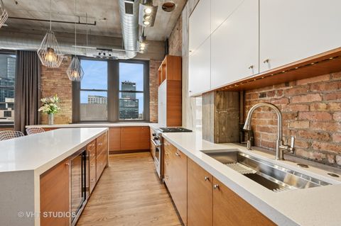 Tiny photo for 1327 W WASHINGTON Boulevard #5CD, Chicago, IL 60607 (MLS # 12511056)