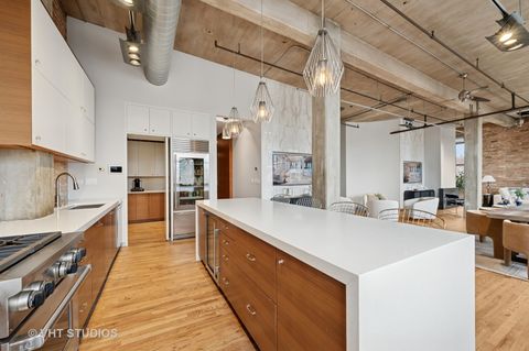 Tiny photo for 1327 W WASHINGTON Boulevard #5CD, Chicago, IL 60607 (MLS # 12511056)