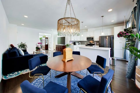 Tiny photo for 810 Lexington Circle W, Des Plaines, IL 60016 (MLS # 12695816)