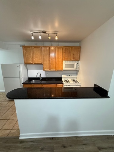 2321 N Oak Park Avenue 303