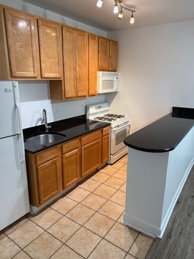 2321 N Oak Park Avenue 303