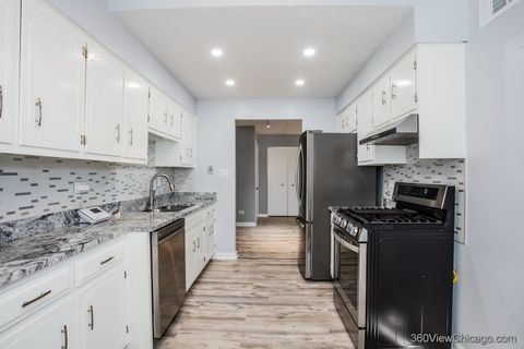 Tiny photo for 8415 W 95th Street #24, Hickory Hills, IL 60457 (MLS # 12565877)