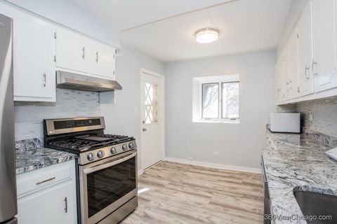 Tiny photo for 8415 W 95th Street #24, Hickory Hills, IL 60457 (MLS # 12565877)