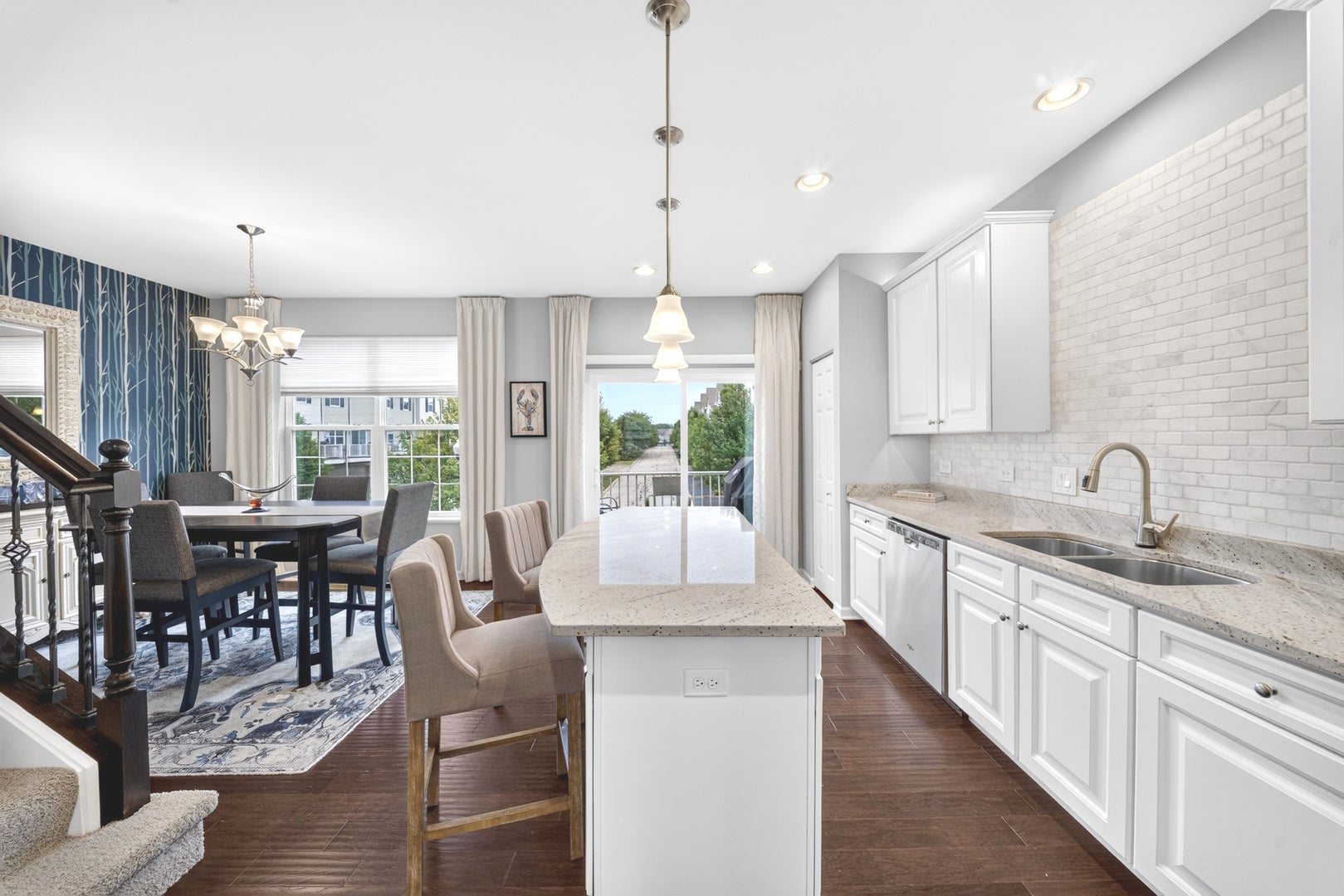 87 VALENCIA Parkway