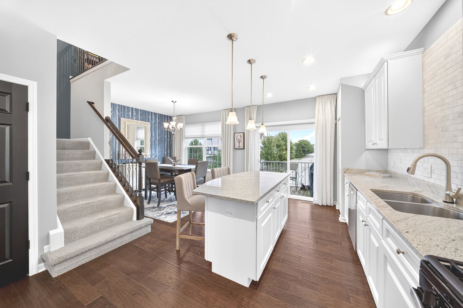 87 VALENCIA Parkway