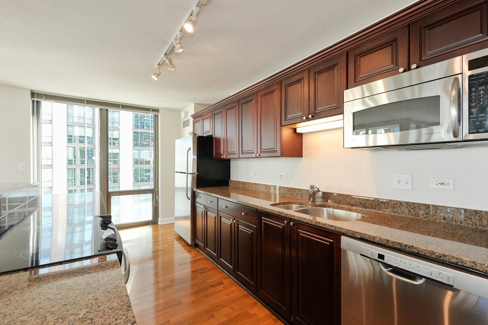 2 E Erie Street 1611