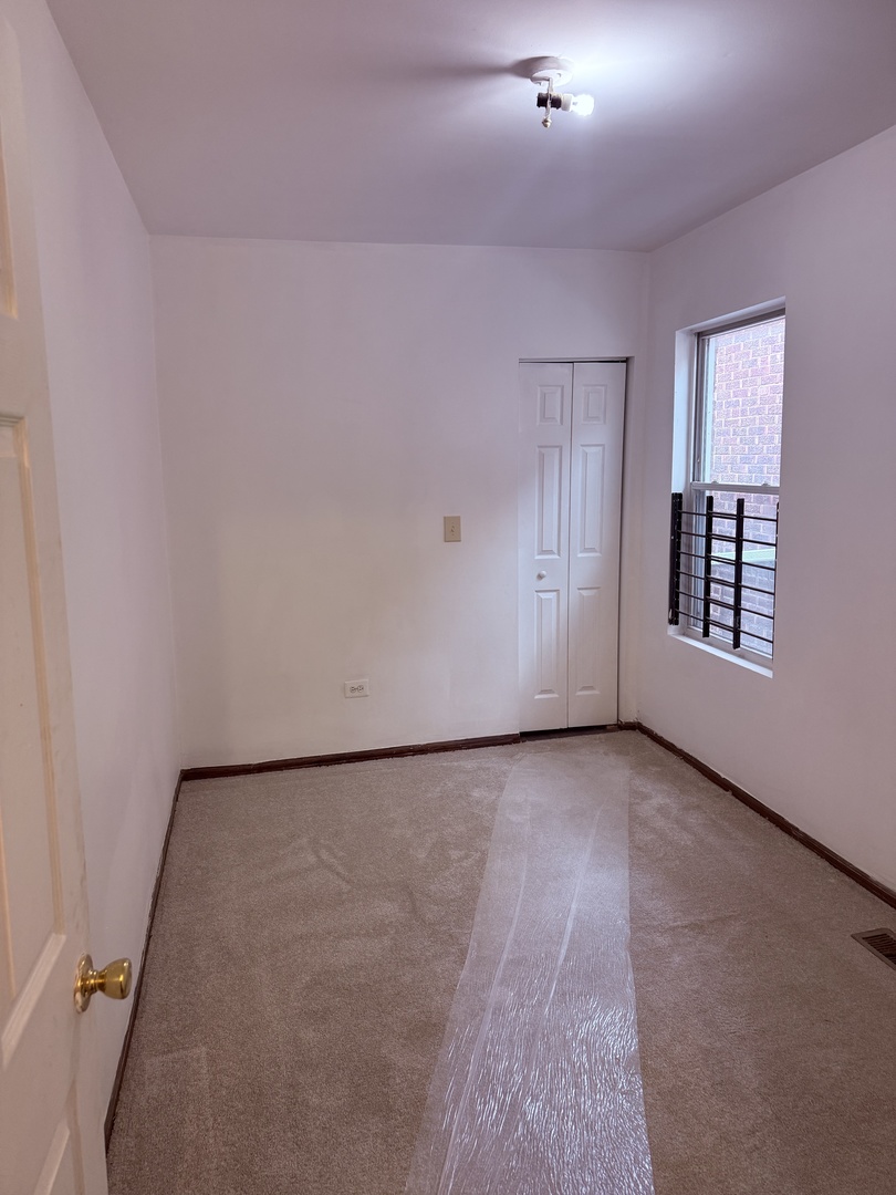 6521 S Saint Lawrence Avenue