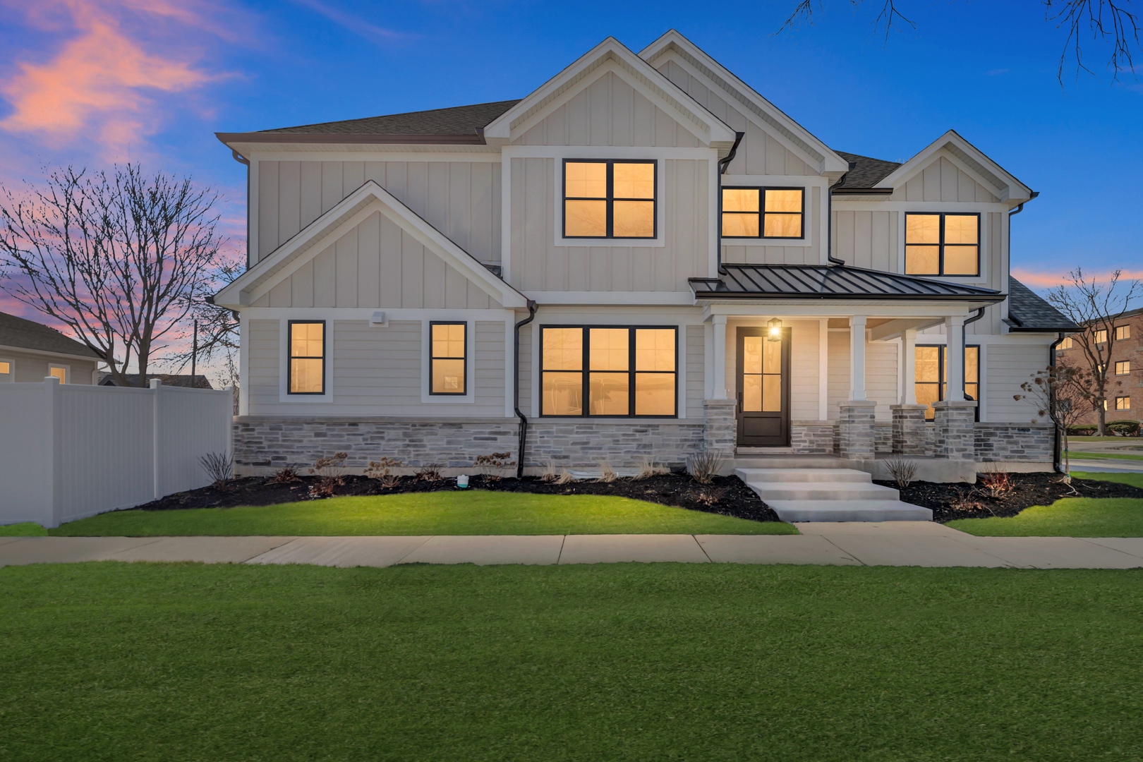 170 W Armitage Avenue