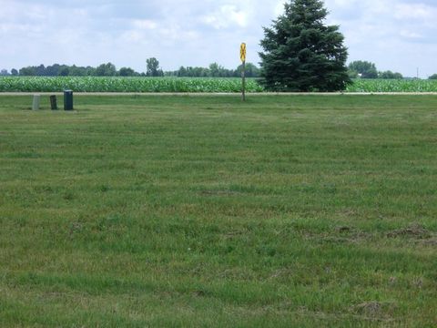 629/631 EFFIE Drive Earlville IL 60518