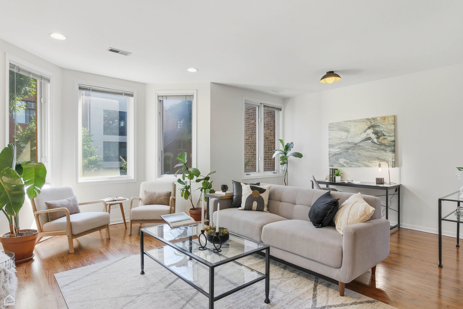 830 N HERMITAGE Avenue 2