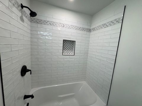 Tiny photo for 870 E Thacker Street, Des Plaines, IL 60016 (MLS # 12599486)