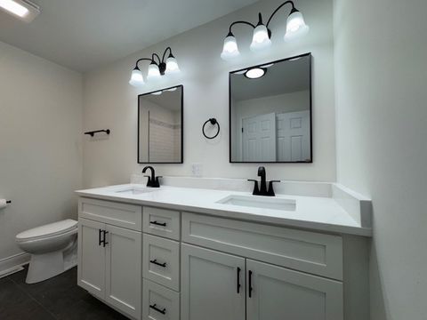 Tiny photo for 870 E Thacker Street, Des Plaines, IL 60016 (MLS # 12599486)