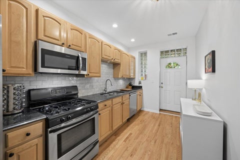 Tiny photo for 4852 N SACRAMENTO Avenue #2N, Chicago, IL 60625 (MLS # 12726745)