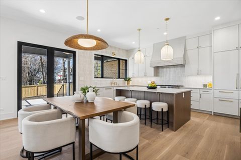 Tiny photo for 138 N Prospect Avenue, Clarendon Hills, IL 60514 (MLS # 12585677)