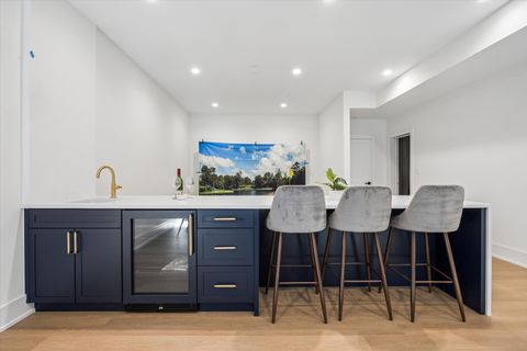 Tiny photo for 138 N Prospect Avenue, Clarendon Hills, IL 60514 (MLS # 12585677)