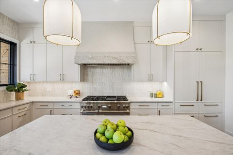 Tiny photo for 138 N Prospect Avenue, Clarendon Hills, IL 60514 (MLS # 12585677)