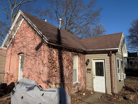Photo of 105 N Lynn Street, Urbana, IL 61802 (MLS # 12552050)
