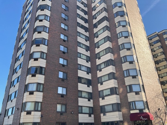 7337 S South Shore Drive 406