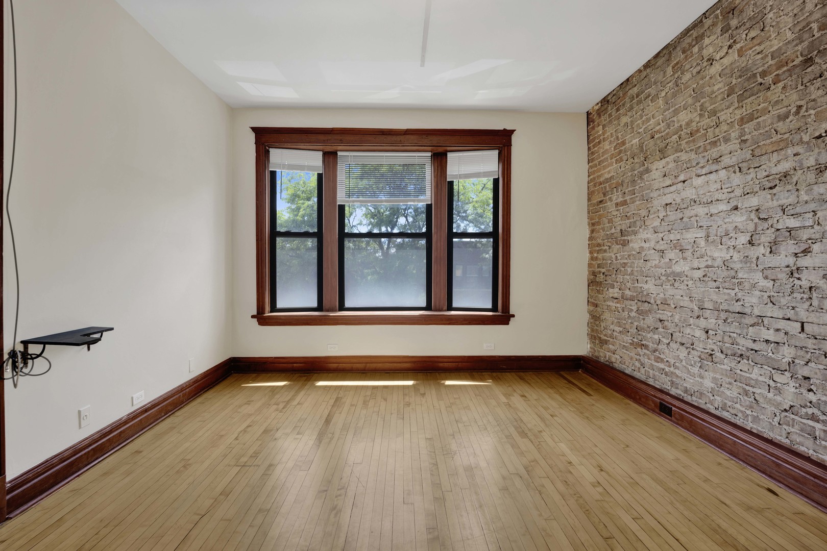 1404 W Flournoy Street 3