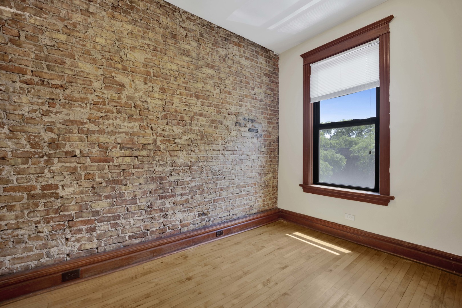 1404 W Flournoy Street 3