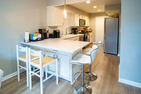 Tiny photo for 164 Cascade Drive, Indian Head Park, IL 60525 (MLS # 12424370)