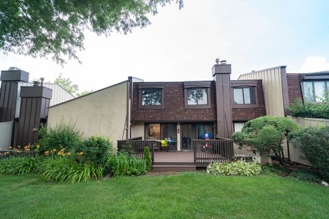 Tiny photo for 164 Cascade Drive, Indian Head Park, IL 60525 (MLS # 12424370)