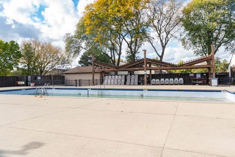 Tiny photo for 164 Cascade Drive, Indian Head Park, IL 60525 (MLS # 12424370)