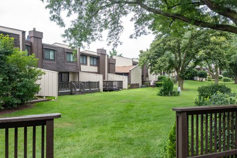 Tiny photo for 164 Cascade Drive, Indian Head Park, IL 60525 (MLS # 12424370)